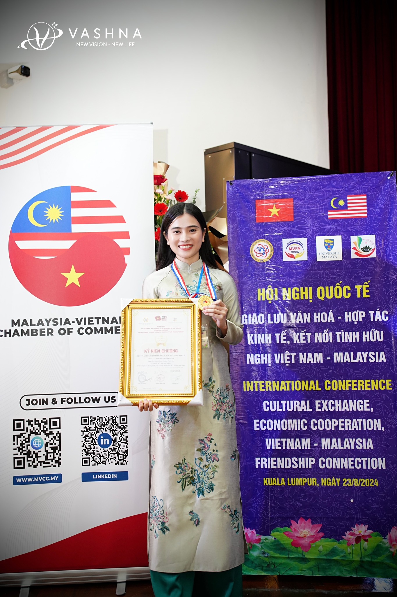 Vashna Thiên Kim nhận kỷ niệm chương Global Award 2024: Vinh Danh Thương Hiệu Chăm Sóc Sức Khỏe Tiêu Biểu ASEAN, vashna thiên kim, vashna group, usuha reiki, trung tâm usuha reiki healing, reiki